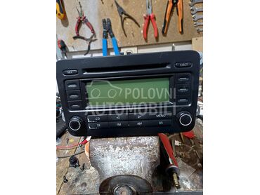 radio cd blaupunkt ispravan za Volkswagen Caddy, Cross Polo, Cross Touran ...