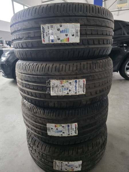 Avon 235/40 R19 Letnja