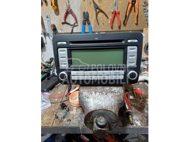 radio cd mp3 ispravan za Volkswagen Amarok, Buba, Caddy ...