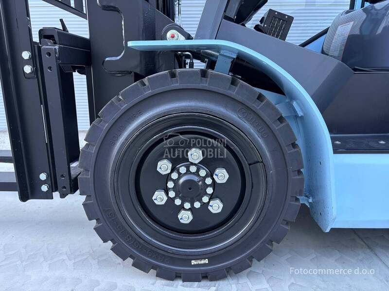 TEU FLB30 Lithium FSV KABINA