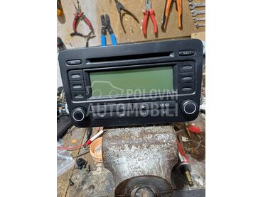 radio cd ispravan za Volkswagen Amarok, Buba, Caddy ...