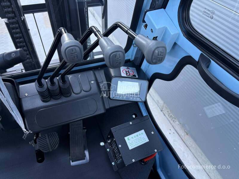 TEU FLB25 Lithium FSV KABINA