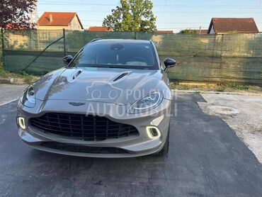 Aston Martin DBX 