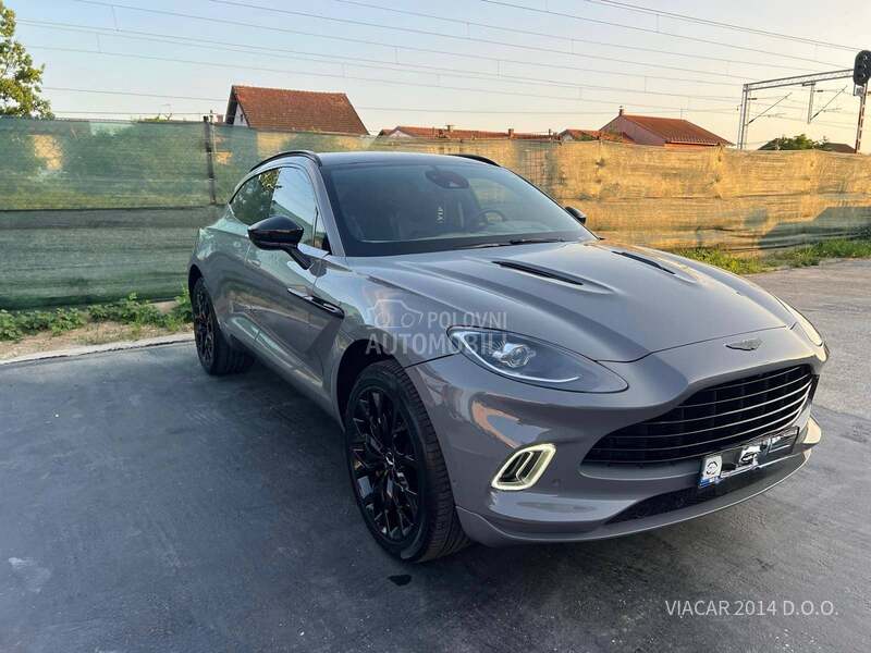 Aston Martin DBX 