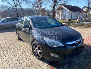 Opel Astra J 
