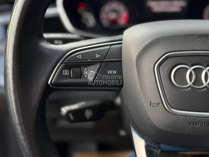 Audi Q3 2.0D/Matrix/Black