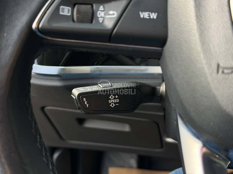 Audi Q3 2.0D/Matrix/Black