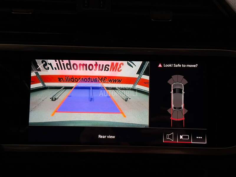 Audi Q3 2.0D/Matrix/Black