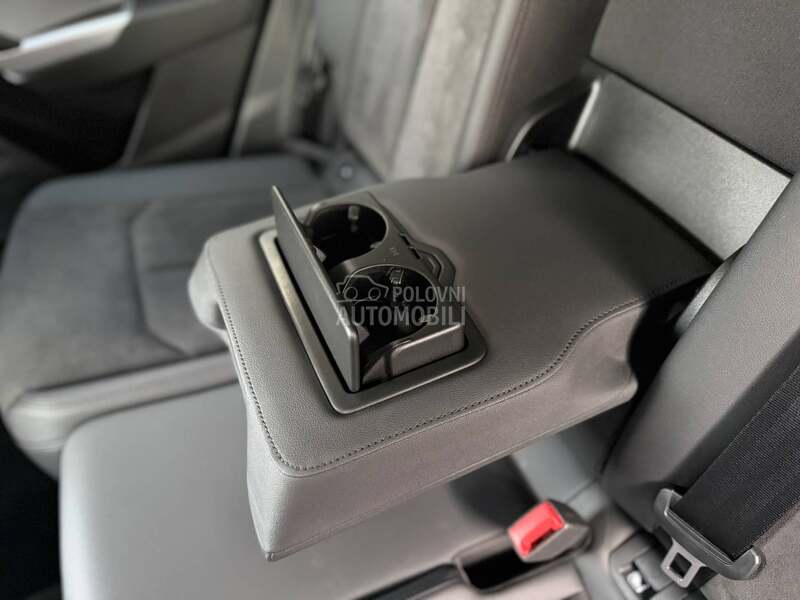 Audi Q3 2.0D/Matrix/Black