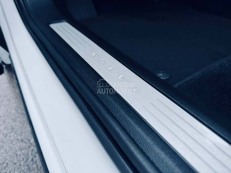 Volvo XC60 2.0 D3 AWD MOMENTUM