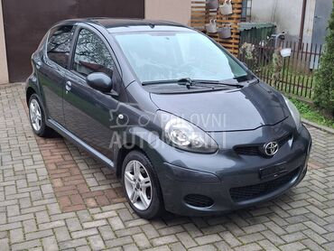 Toyota Aygo MALA KM POGLEDAJ