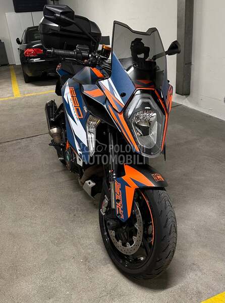 KTM 1290 Super Duke GT