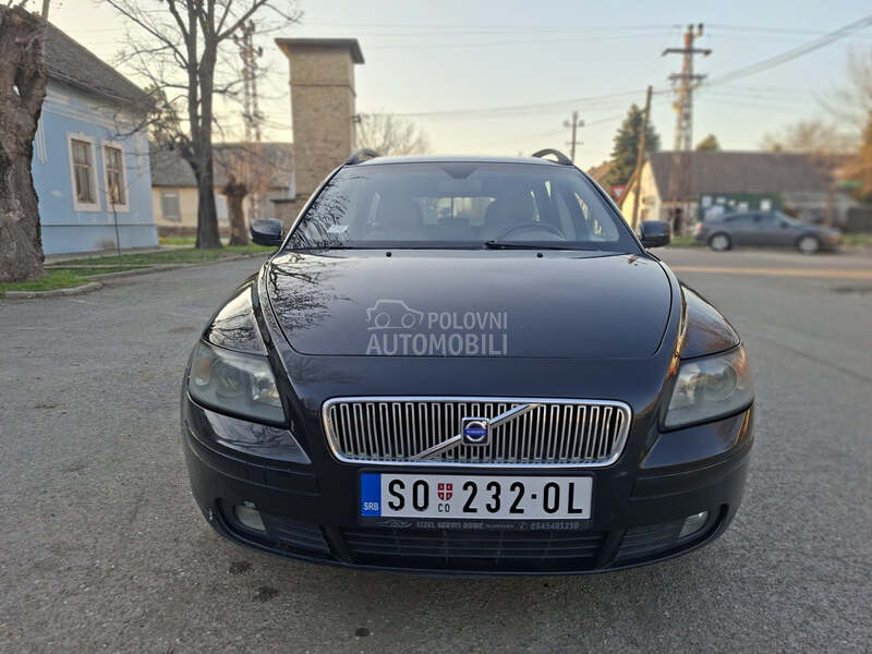 Volvo V50 