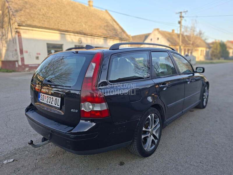 Volvo V50 