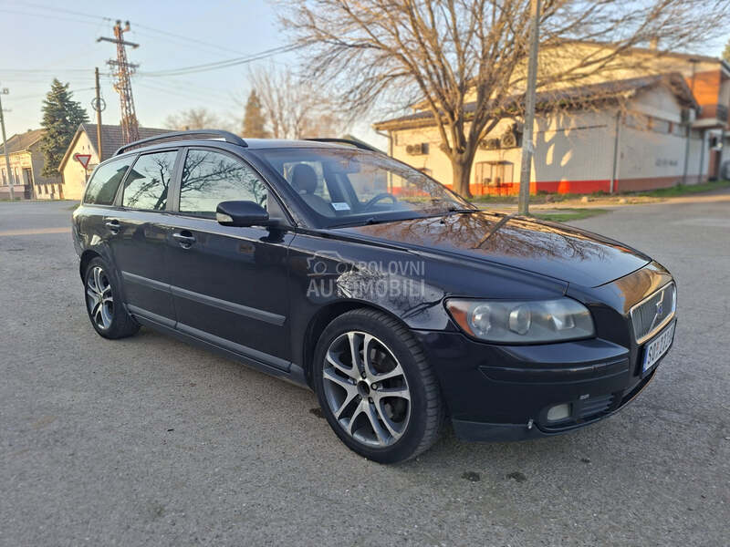 Volvo V50 