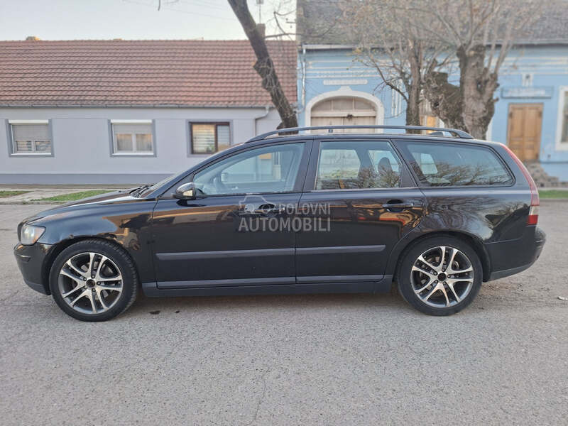 Volvo V50 