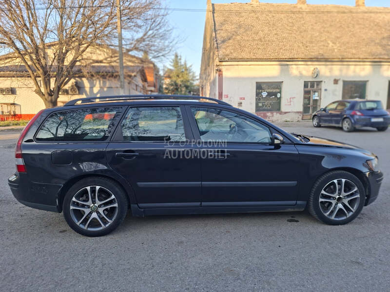 Volvo V50 
