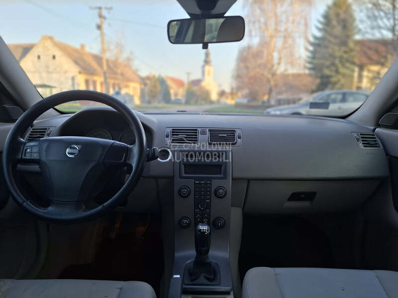 Volvo V50 