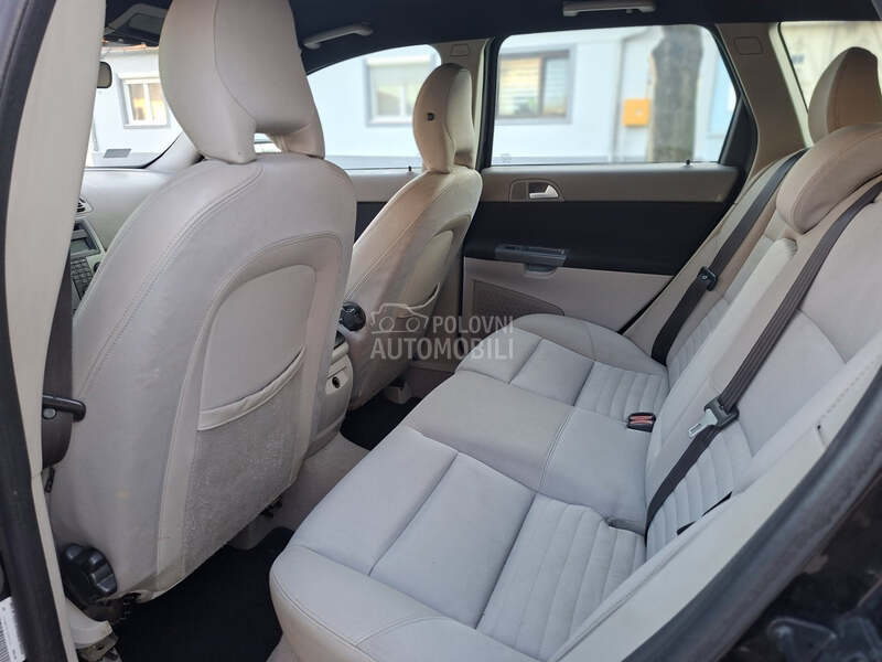 Volvo V50 