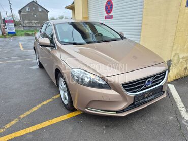 Volvo V40 D4