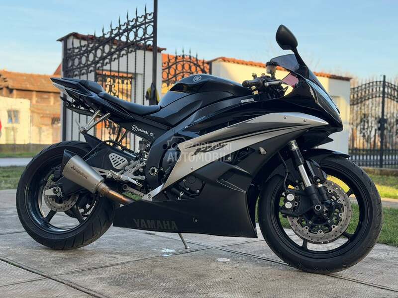 Yamaha R6