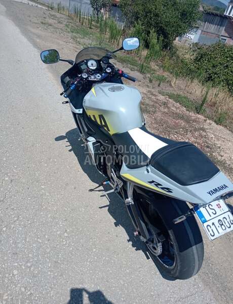 Yamaha R6