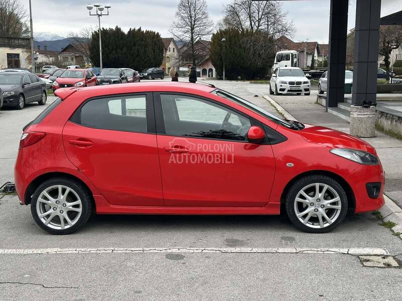 Mazda 2 