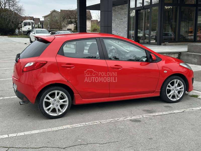 Mazda 2 