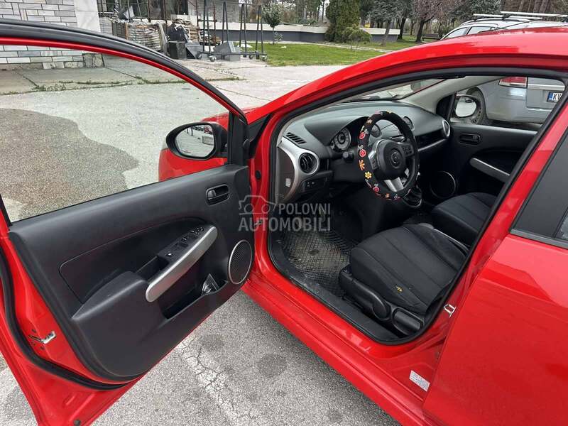 Mazda 2 