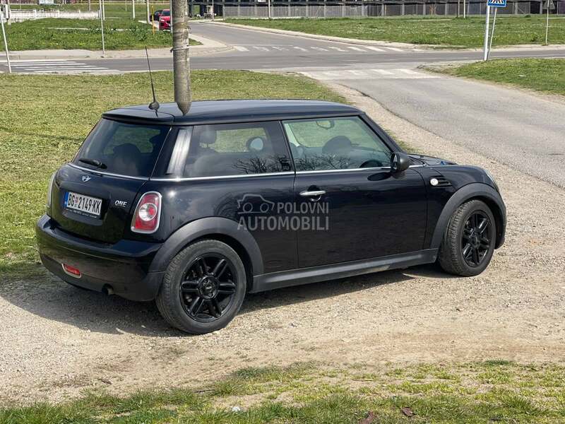 MINI One 