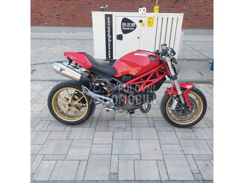 Ducati monster 1100 S