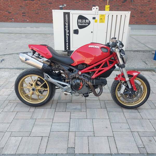 Ducati monster 1100 S