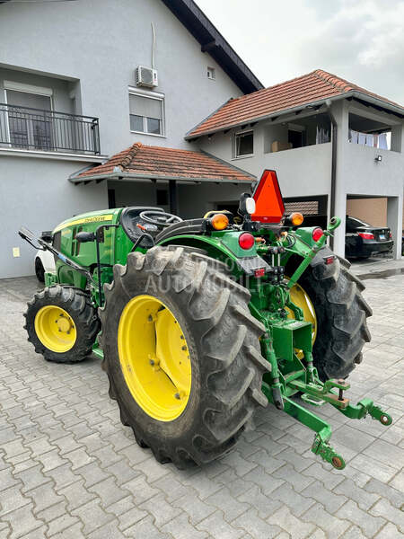 John Deere 5075