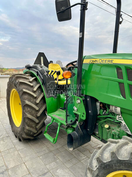 John Deere 5075