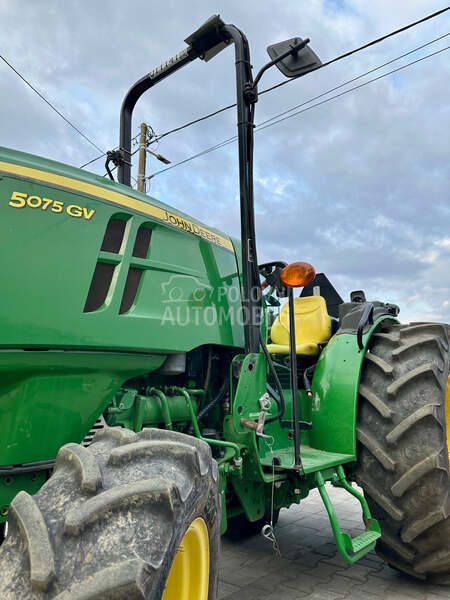 John Deere 5075