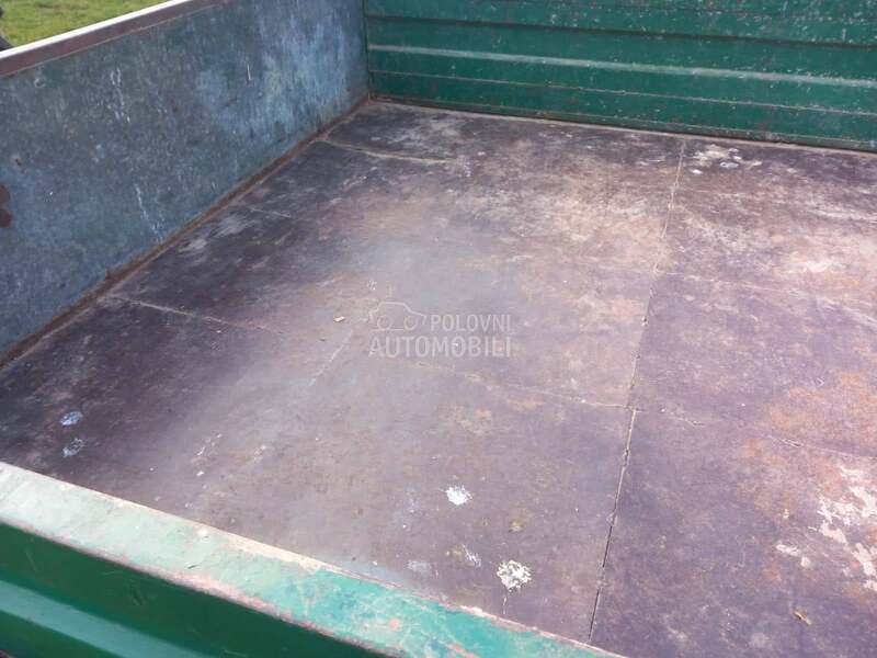 Prikolica jednoosovinka