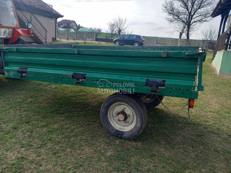 Prikolica jednoosovinka