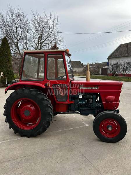 Universal 445  1420 radnih sati