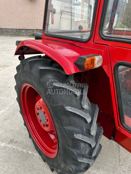 Universal 445  1420 radnih sati