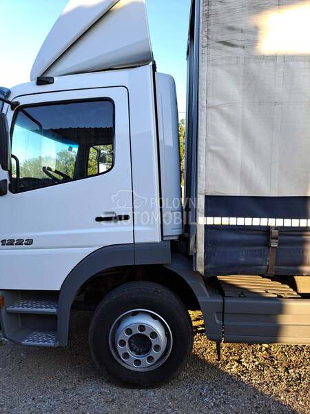 Mercedes Benz 1223