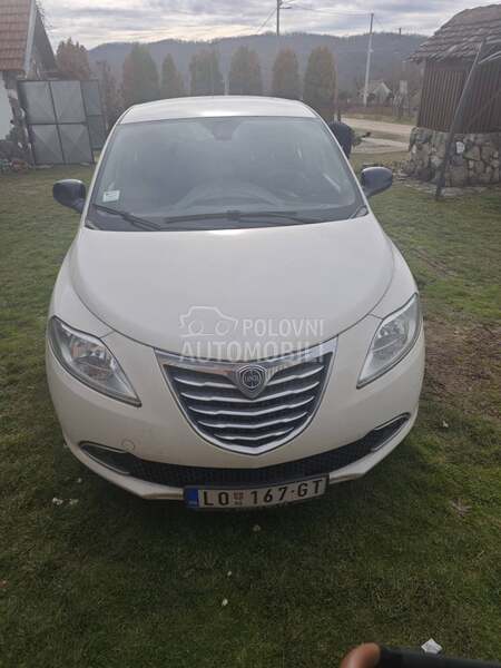 Lancia Ypsilon 