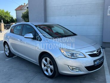 Opel Astra J 1.6b ENJOY