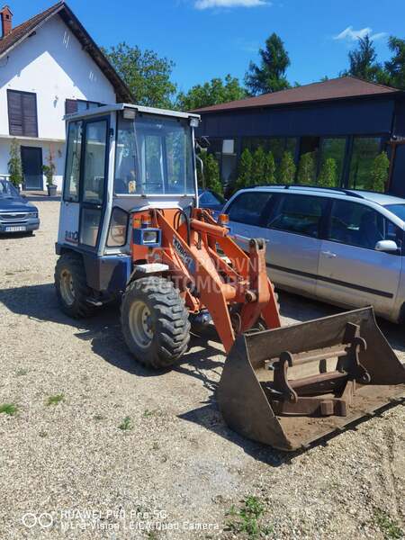 Kubota R410