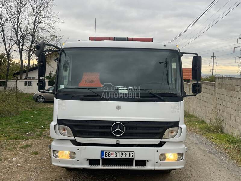 Mercedes Benz 1222