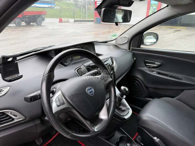 Lancia Ypsilon 0.9 twin air