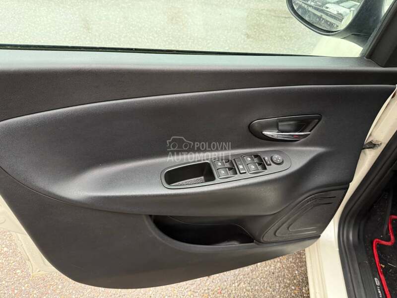 Lancia Ypsilon 0.9 twin air