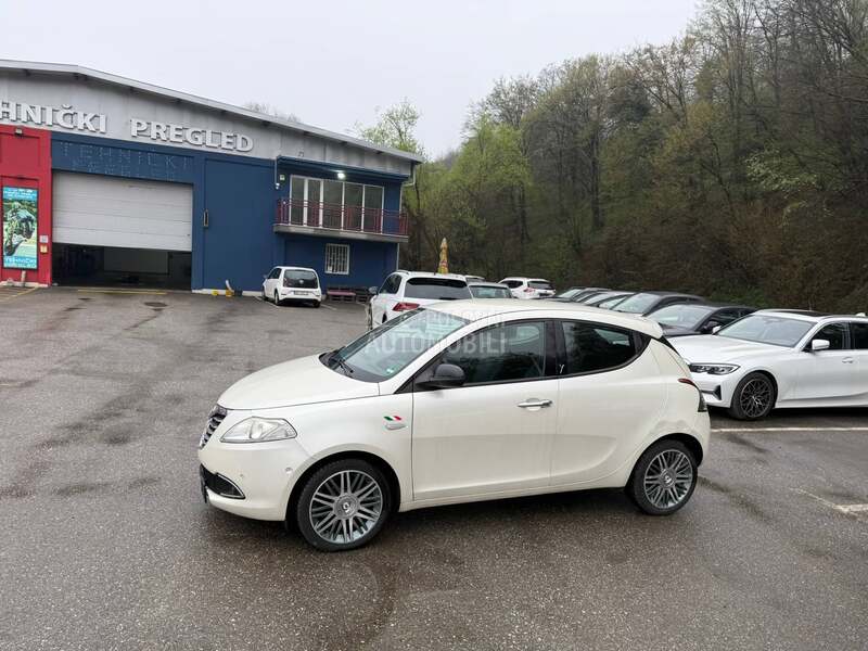 Lancia Ypsilon 0.9 twin air