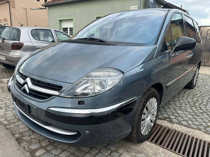 Citroen C8 