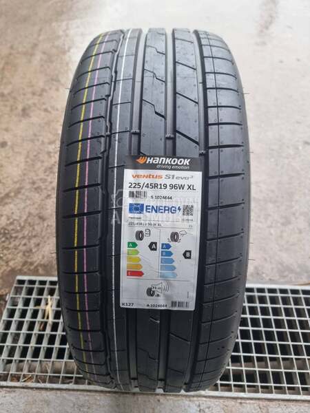Hankook 225/45 R19 Letnja