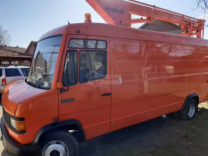 Mercedes Benz 709 DKA